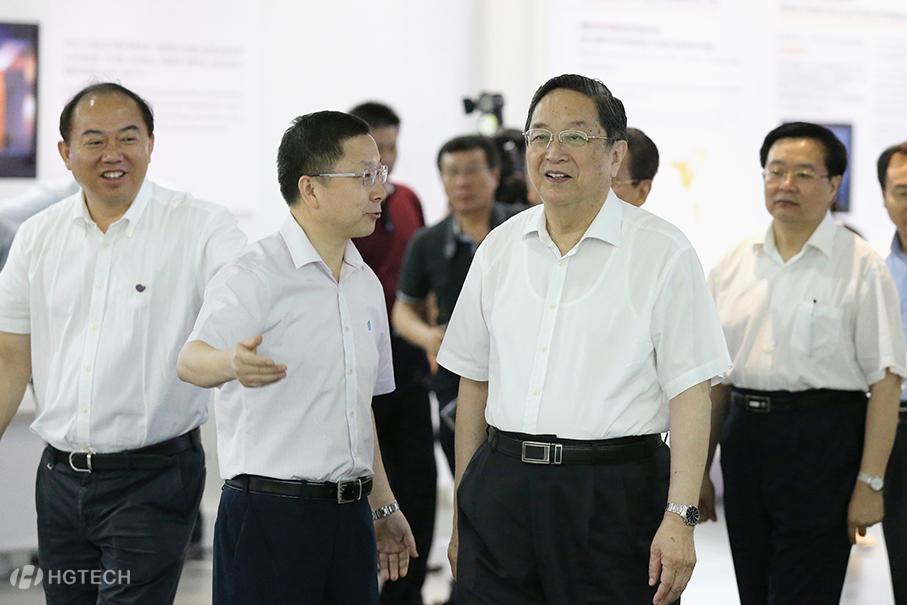 3、2014年06月07日天下政协主席俞正声视察鸿运国际科技 .jpg